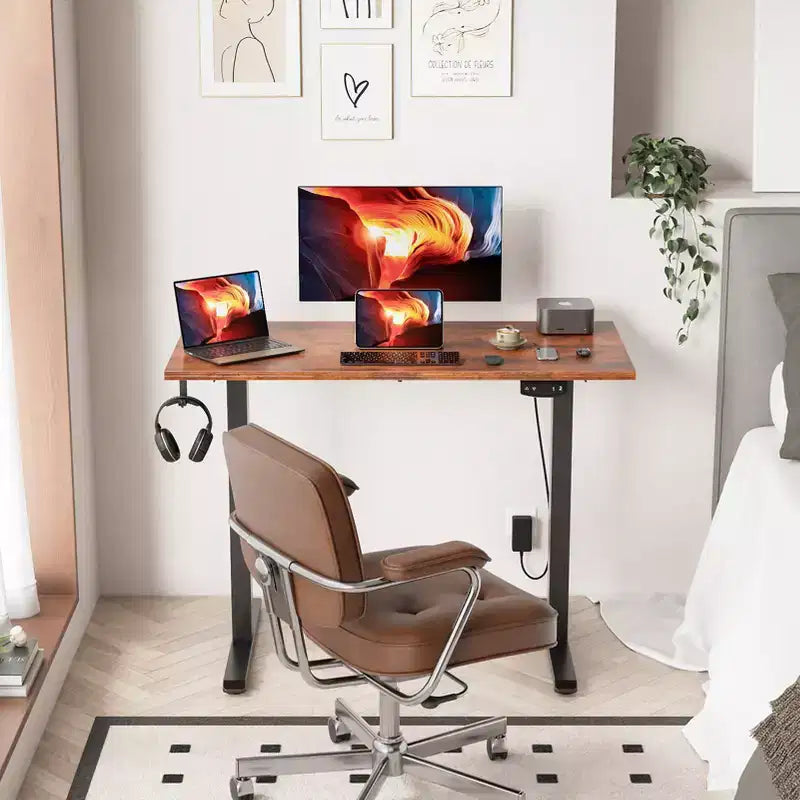 Scrivania elettrica regolabile in altezza da 40 pollici, postazione PC con funzione seduto-in piedi e preselezioni di memoria per casa, ufficio, gaming, marrone rustico