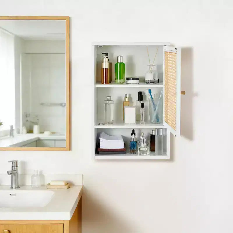 Pensile da bagno in bambù con ante in rattan, armadietto dei medicinali con ripiani regolabili e organizer salvaspazio, legno naturale/nero/bianco